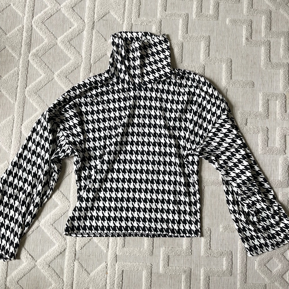 Houndstooth shirt